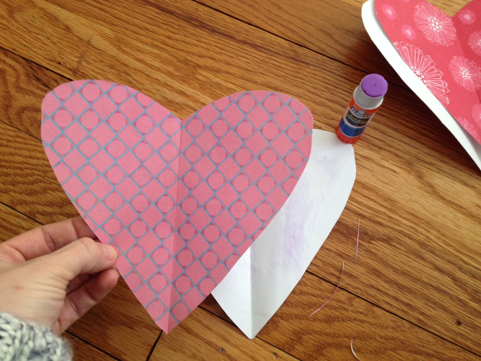 Two It Yourself: How to make 3D paper hearts for Valentine's Day crafts