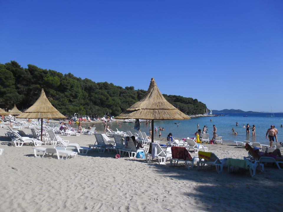 Une Bretonne En Croatie Plage De Sable A Pakostane