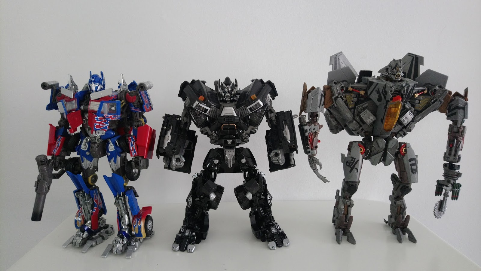 Transformers Yetmodark IRONHIDE LEADER CLASS DOTM CUSTOM