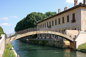 Cernusco sul Naviglio takes its name from the Naviglio Martesana canal, linking it with Milan