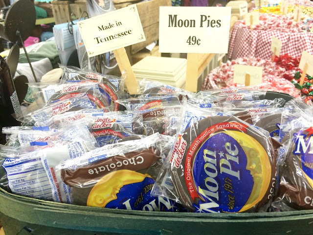 Tennessee Moon Pies