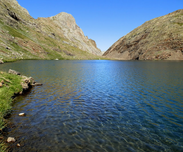 Ibón de Llardaneta