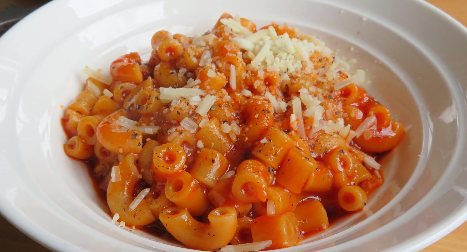 The English Kitchen Saucy Pasta Hoops