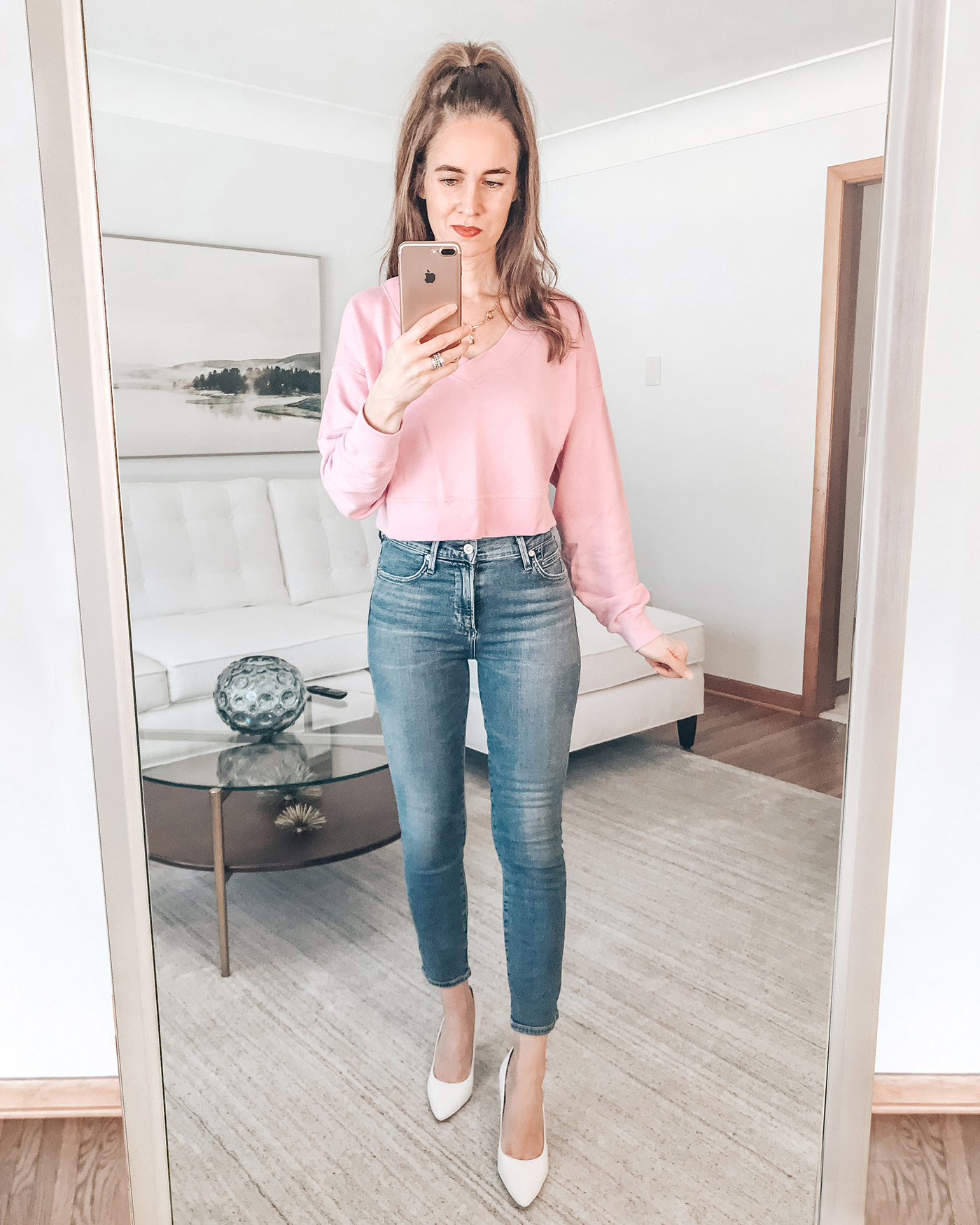 3 Tips for Looking Cool-Girl Chic in A Sweatshirt & Jeans | Daily Craving