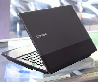 Laptop Samsung NP-RV413L AMD E-450 di Malang