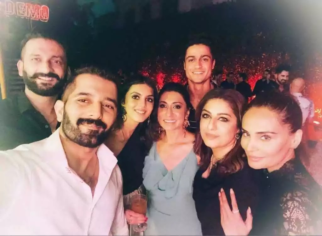 Hania Amir Last Night On Party Enjoy Clicks With School Friends