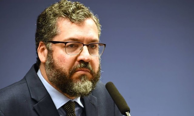 Ernesto Araújo pede demissão do Ministério das Relações Exteriores
