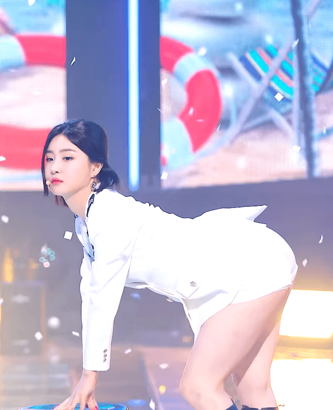 브레이브걸스 단발좌 유나 흰제복 - 꾸르