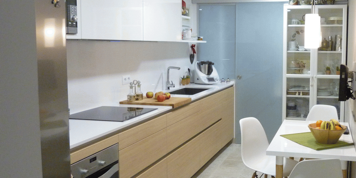 Hogar diez: La reforma de una cocina cálida y moderna