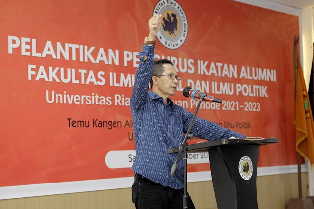 Amsakar Harapkan Fisipol Unrika Batam Terus Berperan Meningkatkan Kualitas SDM Amsakar Harapkan Fisipol Unrika Batam Terus Berperan Meningkatkan Kualitas SDM