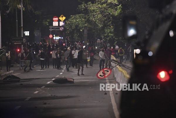 MDMC: Relawan Muhammadiyah Ditabrak Motor Polisi dan Dipukul