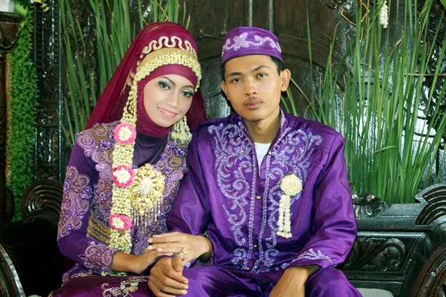 pakaian adat jawa berjilbab