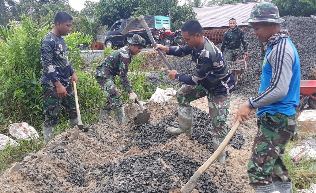 Komandan Setingkat Kompi Puji Keuletan Kerja Satgas Bentengsumbar Com<script async src=