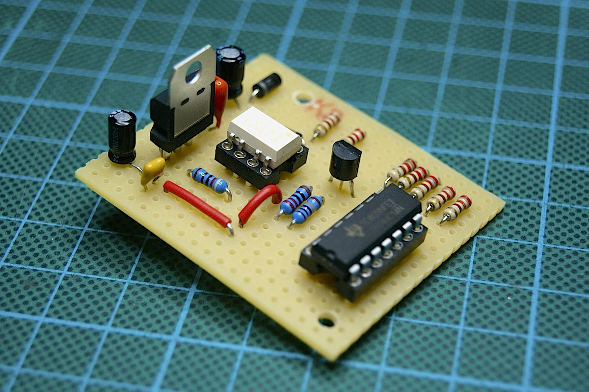 Growing your modular synthesizer for dummies MIDI Thru Box