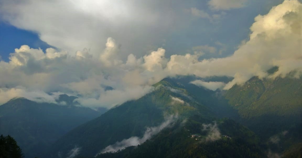 ऐ प्रेम, तुम बस अव्यक्त रहो,