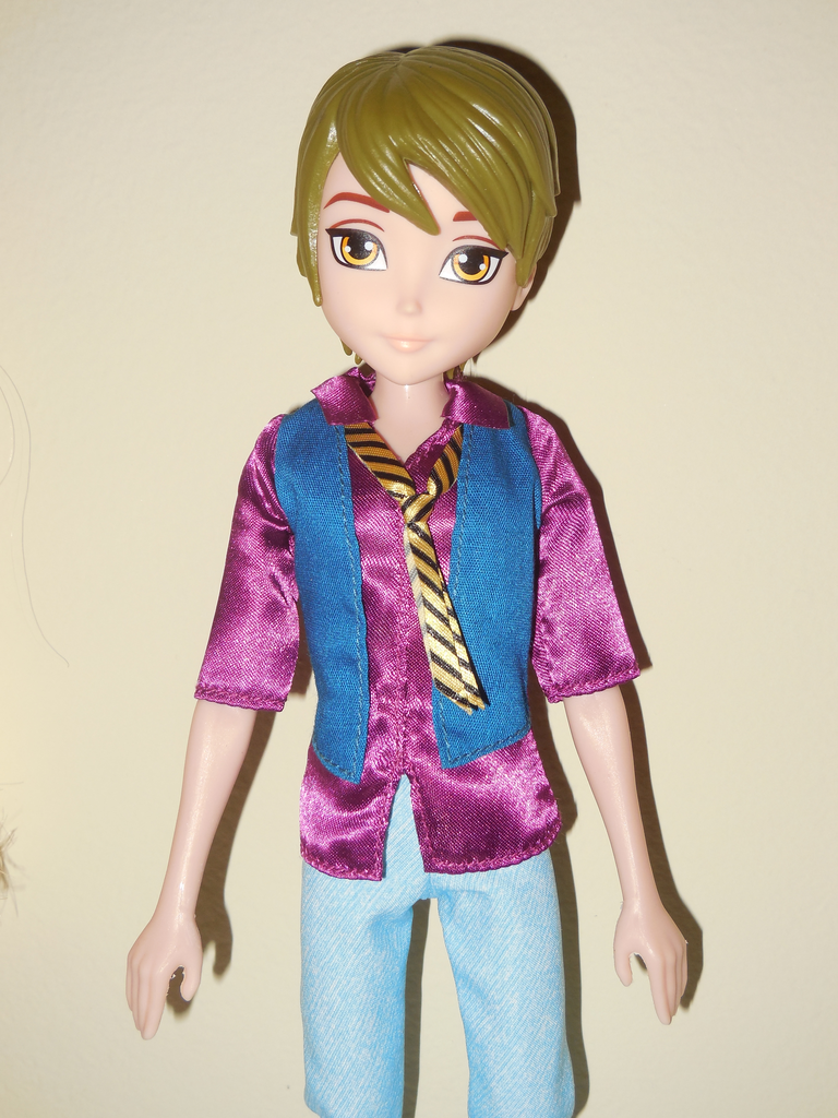 Veni Vidi Dolli REVIEW Regal Academy Rose & Travis and Regal Vicky