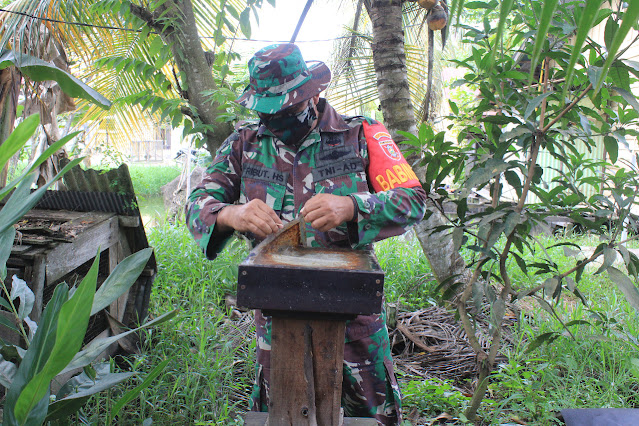 Babinsa Kodim 0906/Tenggarong Kembangkan Madu Kelulut Untuk Tingkatkan Imunitas Tubuh Dimasa Pandemi Covid-19