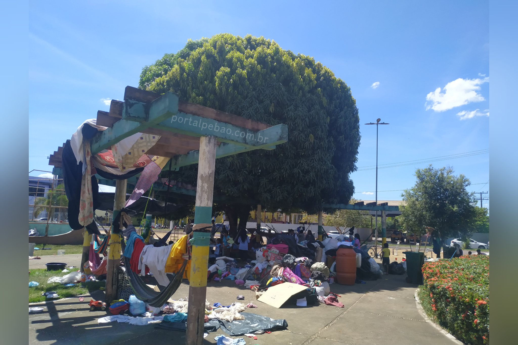 Venezuelanos da etnia Warao, abandonam abrigo da prefeitura