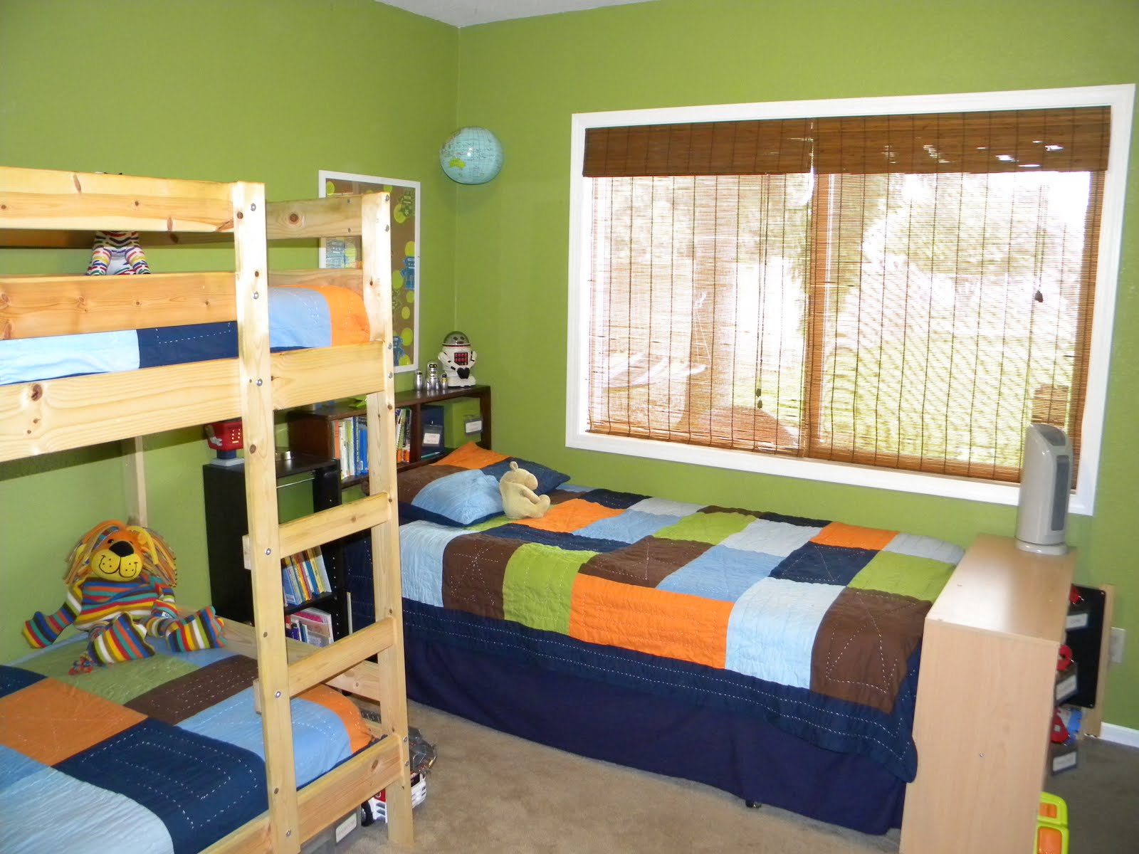 Linhart: Three Boys, One Room