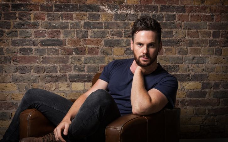 The Woman In The House - Tom Riley Joins Kristen Bell In Netflix Series