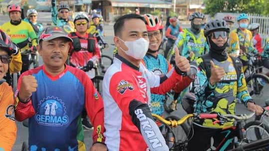 Wawako Solok Keliling Kota dengan Komunitas Sepeda