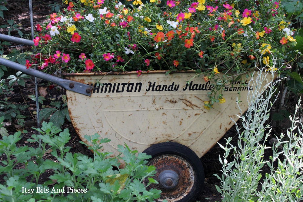 Top Five Things To Buy At Yard Sales This Year... Itsy Bits and Pieces