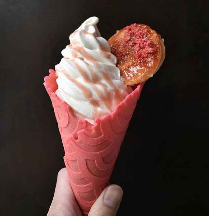 Cone Ice Cream Eater. Жису Инстаграм айс Крим. Как красиво заснять мороженое Инстаграмм. Ice+Deputy. Айс вайс
