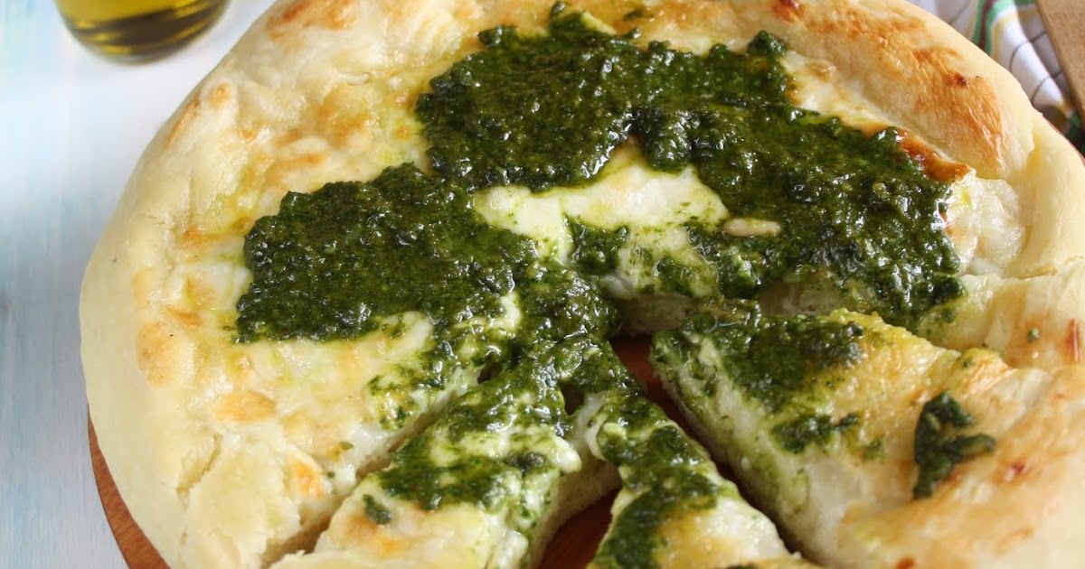 FOCACCIA CON STRACCHINO E PESTO La tavola imbandita...loving cooking...