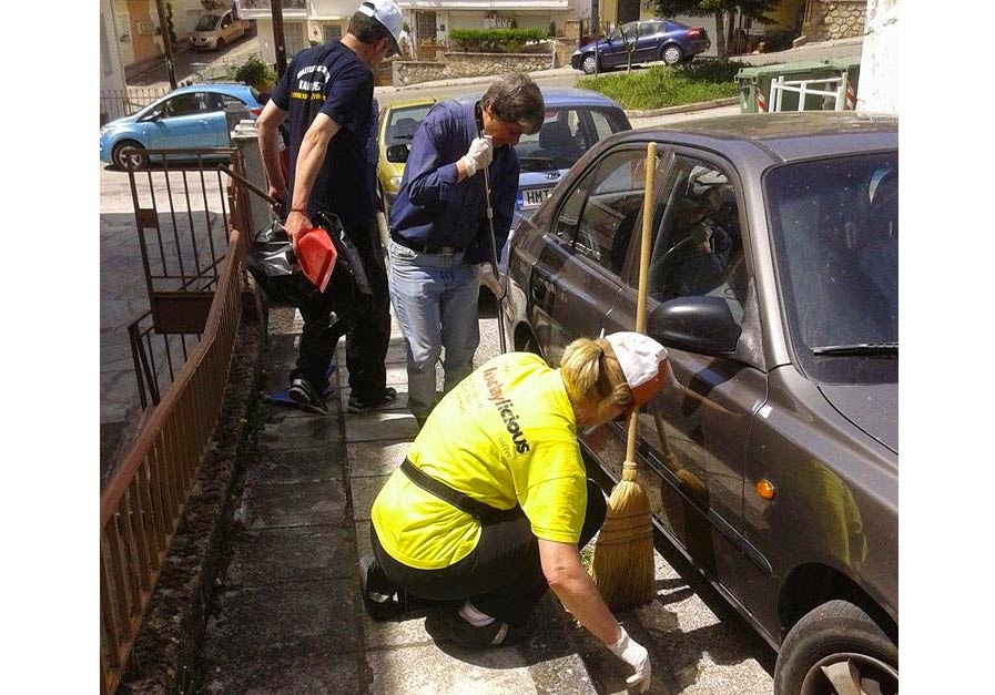 Ο Σύλλογος Καλλιθέας καθαρίζει τους δρόμους! (φωτογραφίες) Ο Σύλλογος Καλλιθέας καθαρίζει τους δρόμους! (φωτογραφίες)