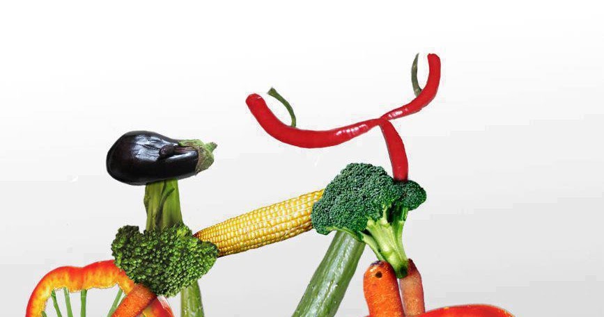 Рагуль из овощей тг. Туфли из овощей. Велосипед из овощей. Велосипед из овощей и фруктов. Спортивные фигуры из овощей.