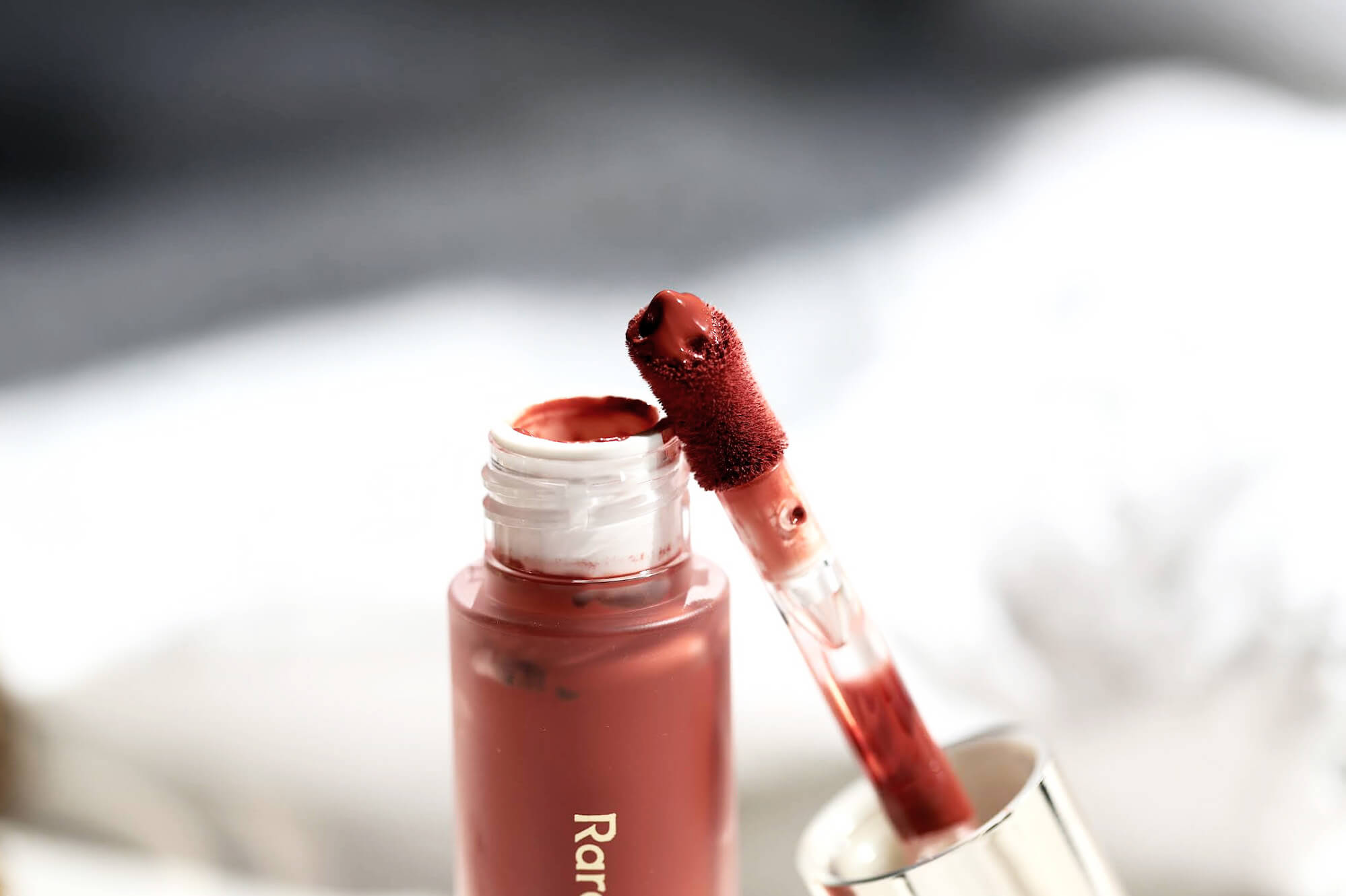 Rare Beauty Blush Liquide Mention Très Bien ! kleo beauté