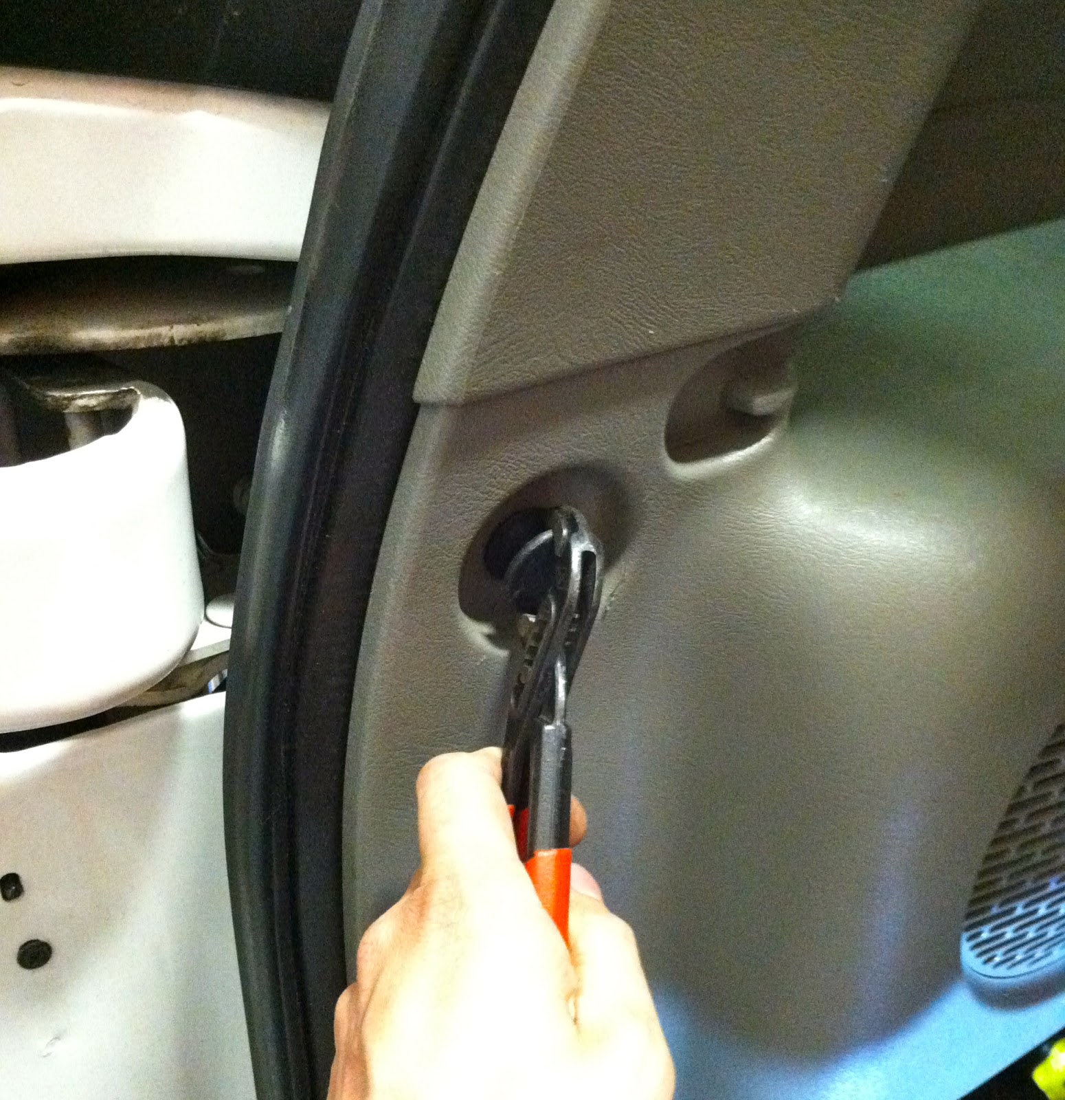 How To Change Door Speakers 2001 Tahoe