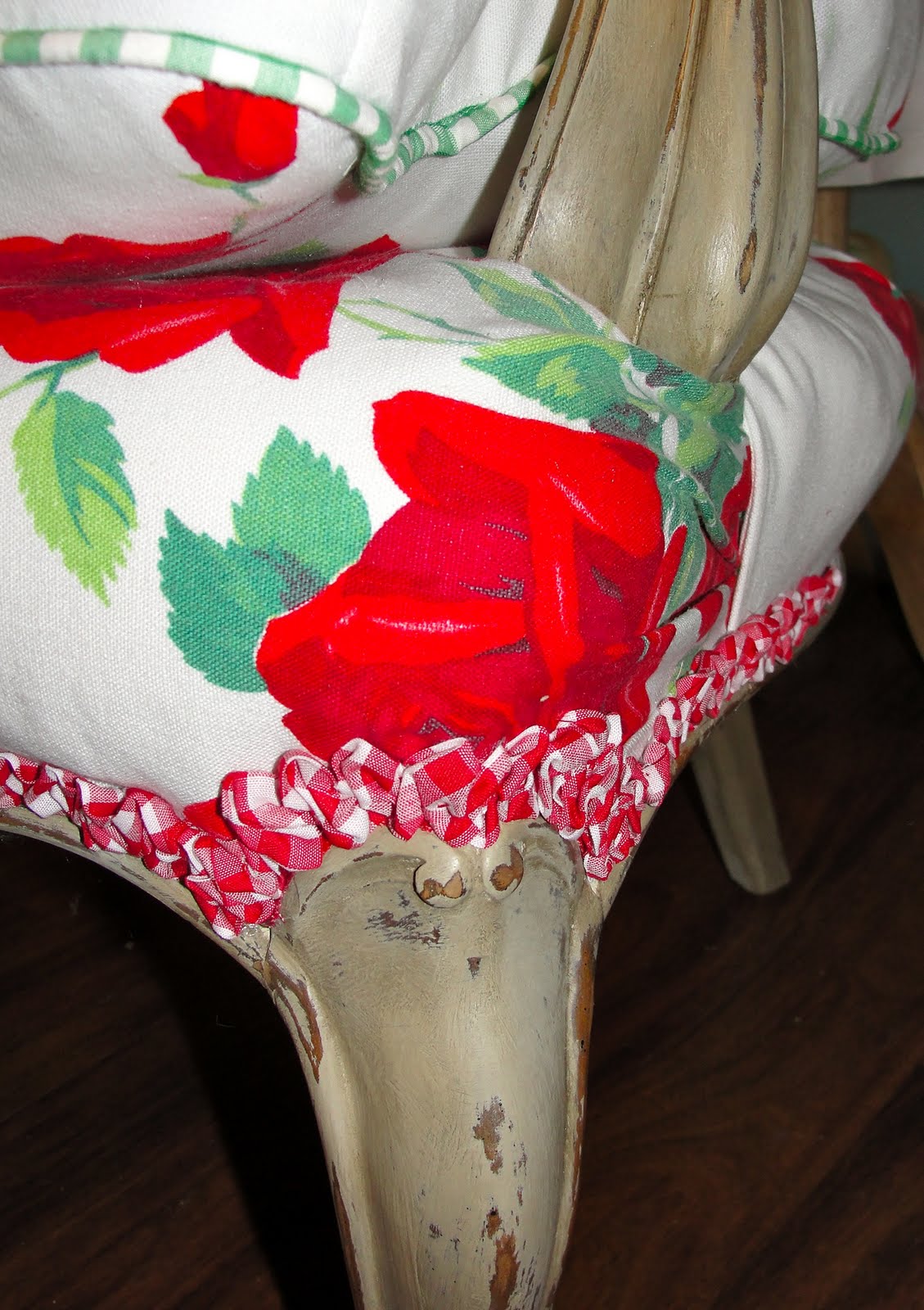 My Vintage Mending: Chair of Roses