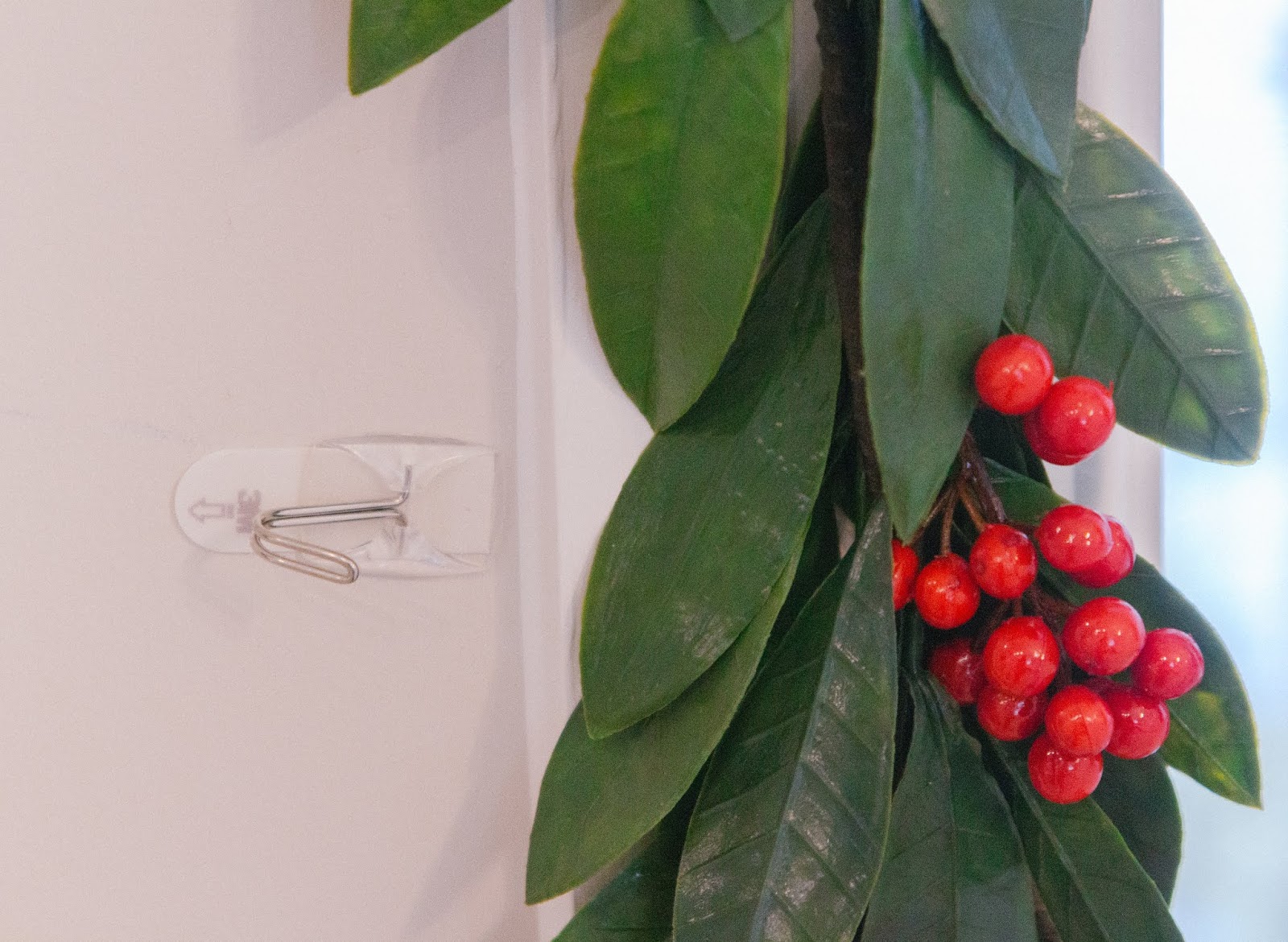 How to Hang Holiday Garlands Indoors Celebration Stylist Popular