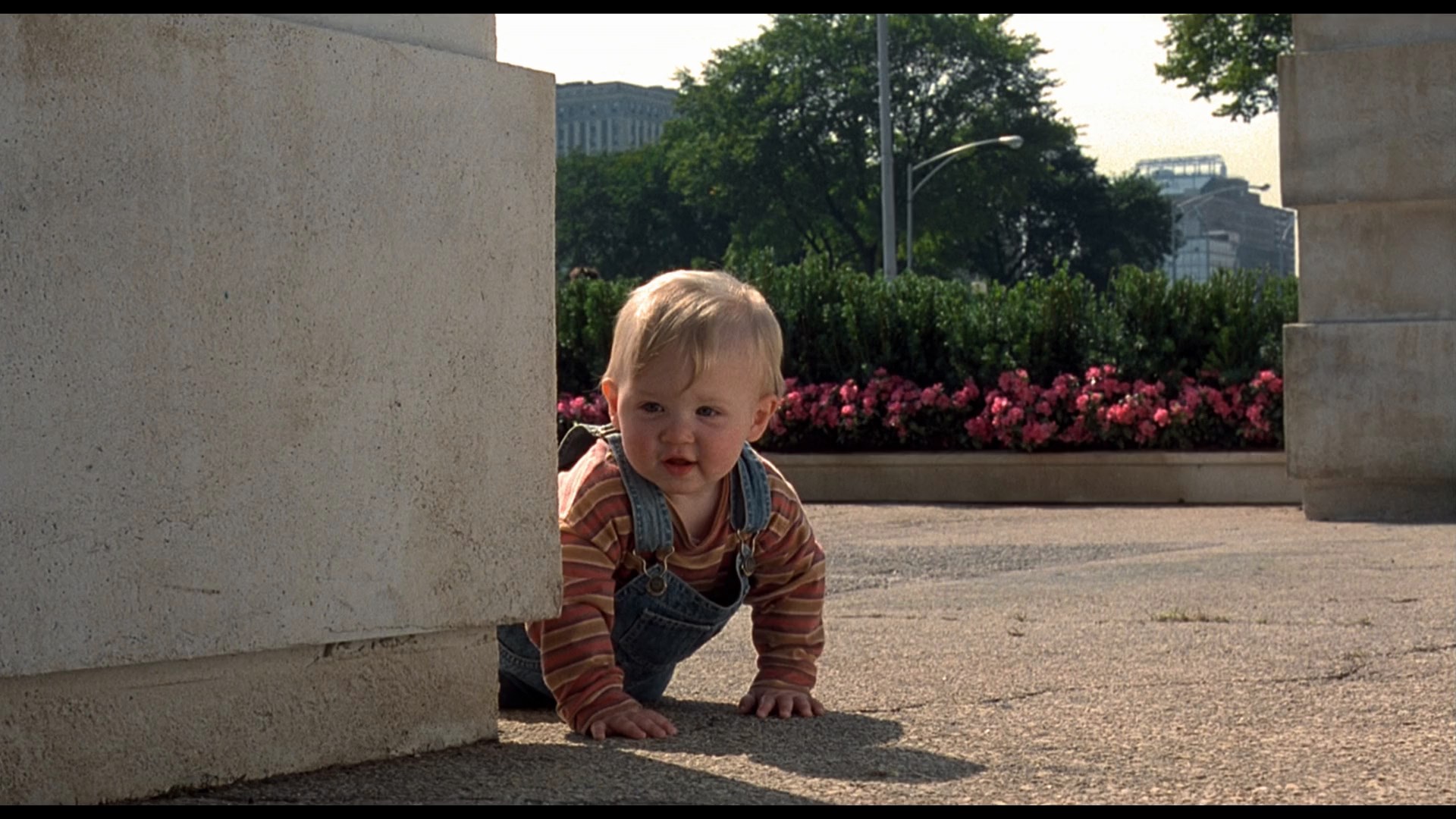 Маленький догони. Младенец на прогулке, или ползком от гангстеров (1994). Младенец на прогулке или ползком от гангстеров 2.