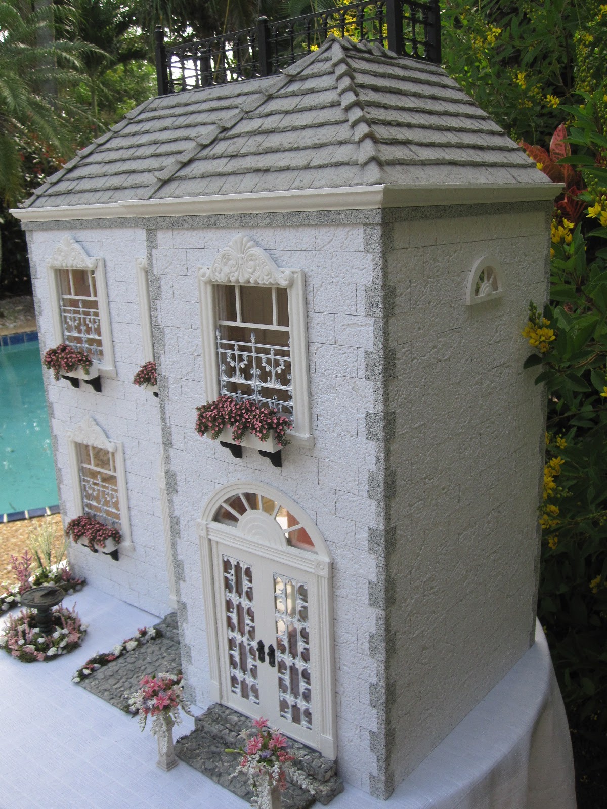 Dollhouses by Robin Carey La French Dollhouse