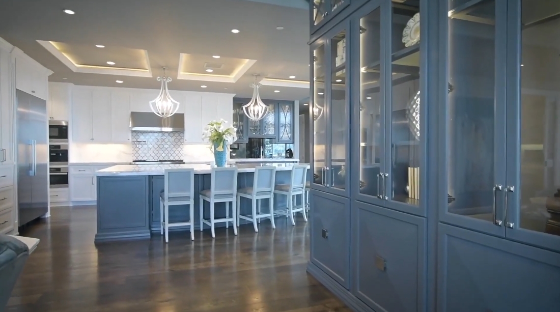 25 Photos vs. 200 Congress Ave #33DN, Austin, TX Interior Design Luxury Condo Tour