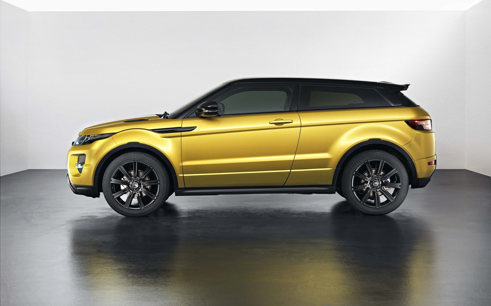 Modern Cars Range Rover Evoque Sicilian Yellow Special Edition 2013