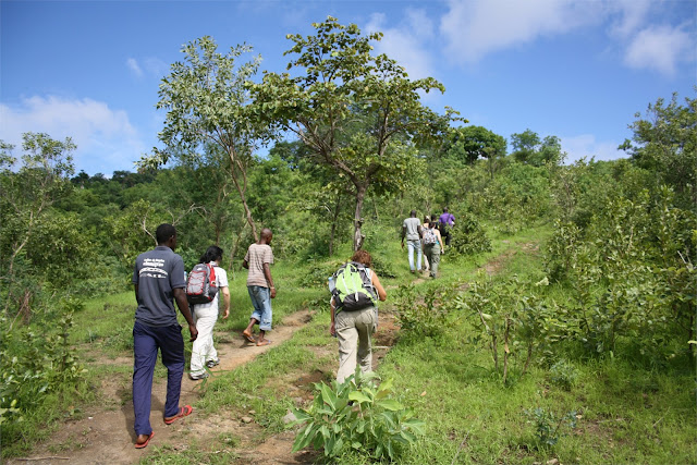 Ascenso al poblado de Iwol