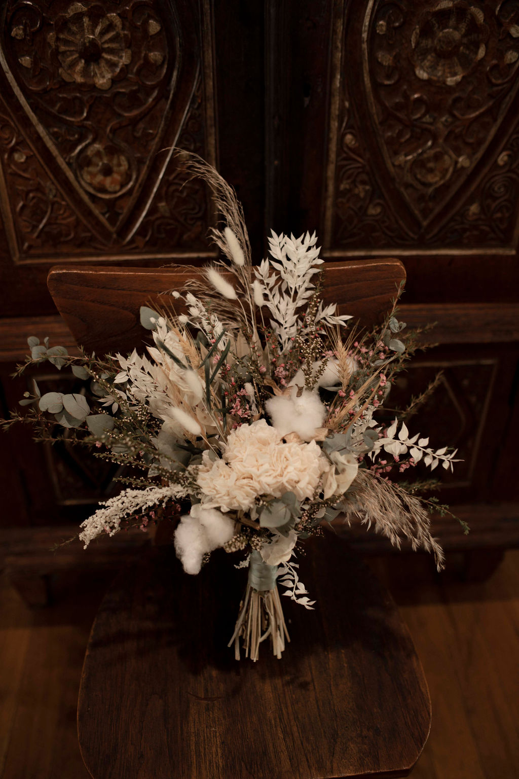 the aisle photography hunter valley weddings bridal gowns stationery floral design venue to the aisle australia | august bloom editorial