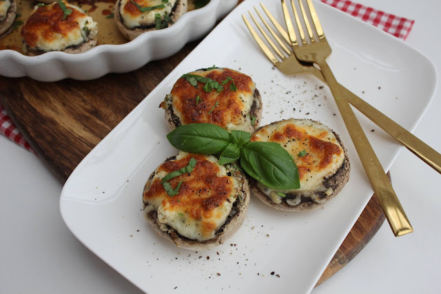 Gefüllte Champignons mit Käse Gefüllte Champignons mit Käse