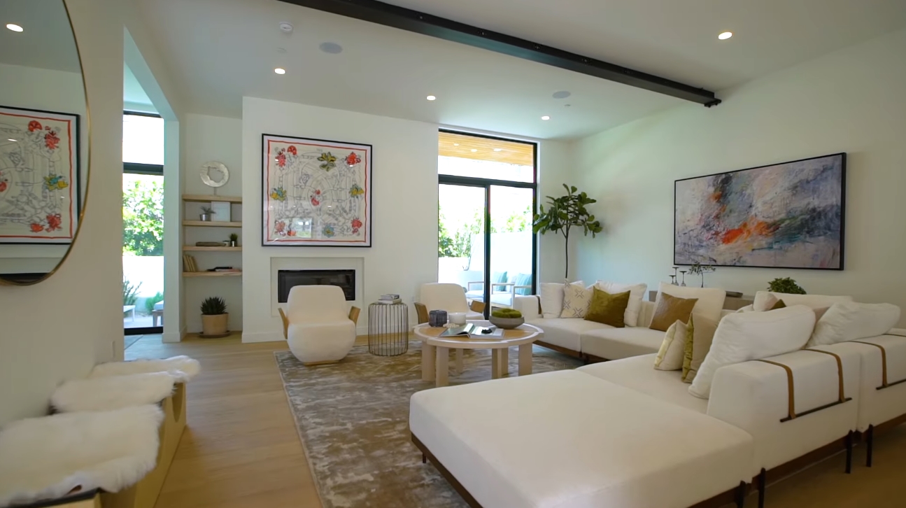 17 Photos vs. 812 Huntley Dr #102, West Hollywood, CA Home Interior Design Tour