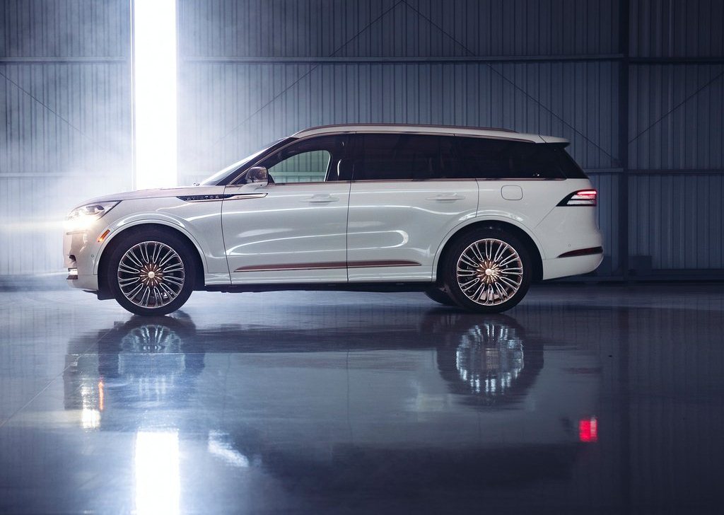 2021 Lincoln Aviator Shinola Concept