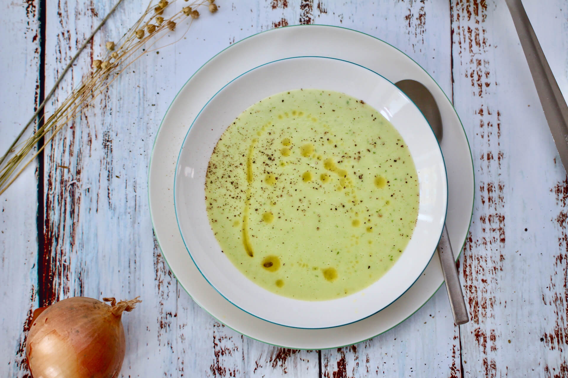 HOME OF HAPPY: ENDIVIENSUPPE MIT LEINÖL