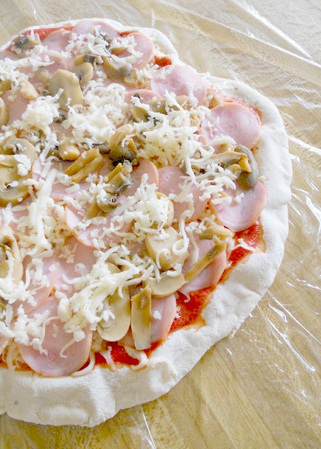 How to Make Homemade Frozen Pizzas...a great meal prep idea! Block off and couple hours, make pizzas and stock your freezer!