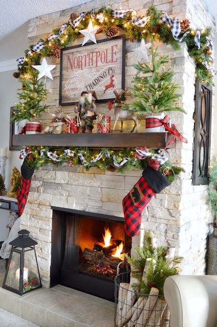 20 DIY Christmas and New year Mantel Fireplace Decor Ideas