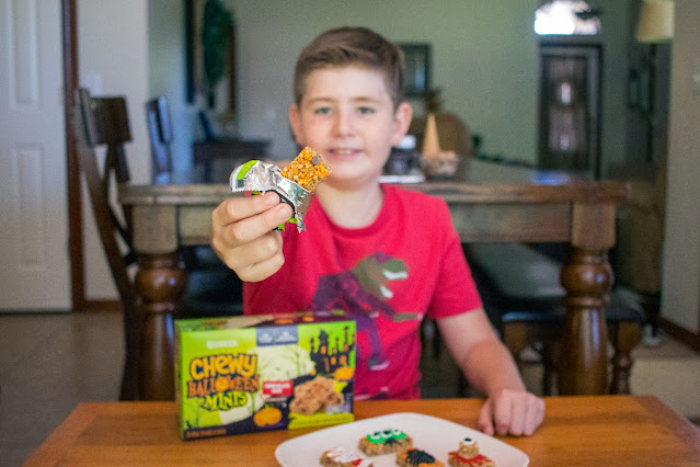 How to Make Chewy Halloween Mini Bar Monster Snacks