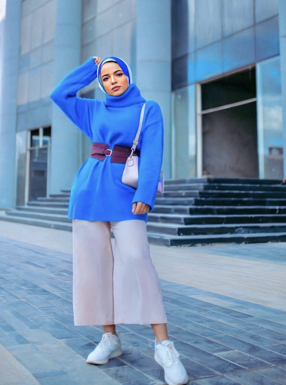 أحدث أزياء محجبات باللون الأزرق mo4.jpg