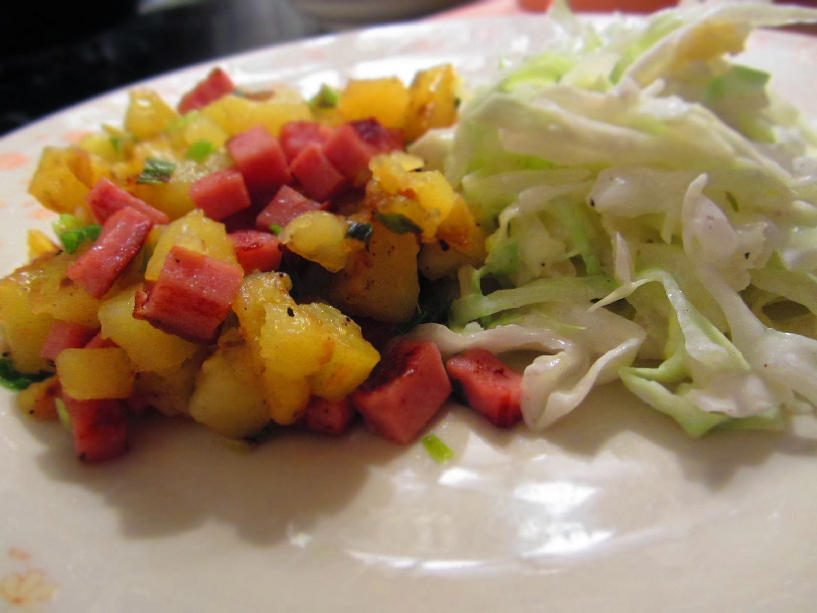 Ina Is(s)t: Kartoffel-Leberkäse-Pfanne mit Krautsalat