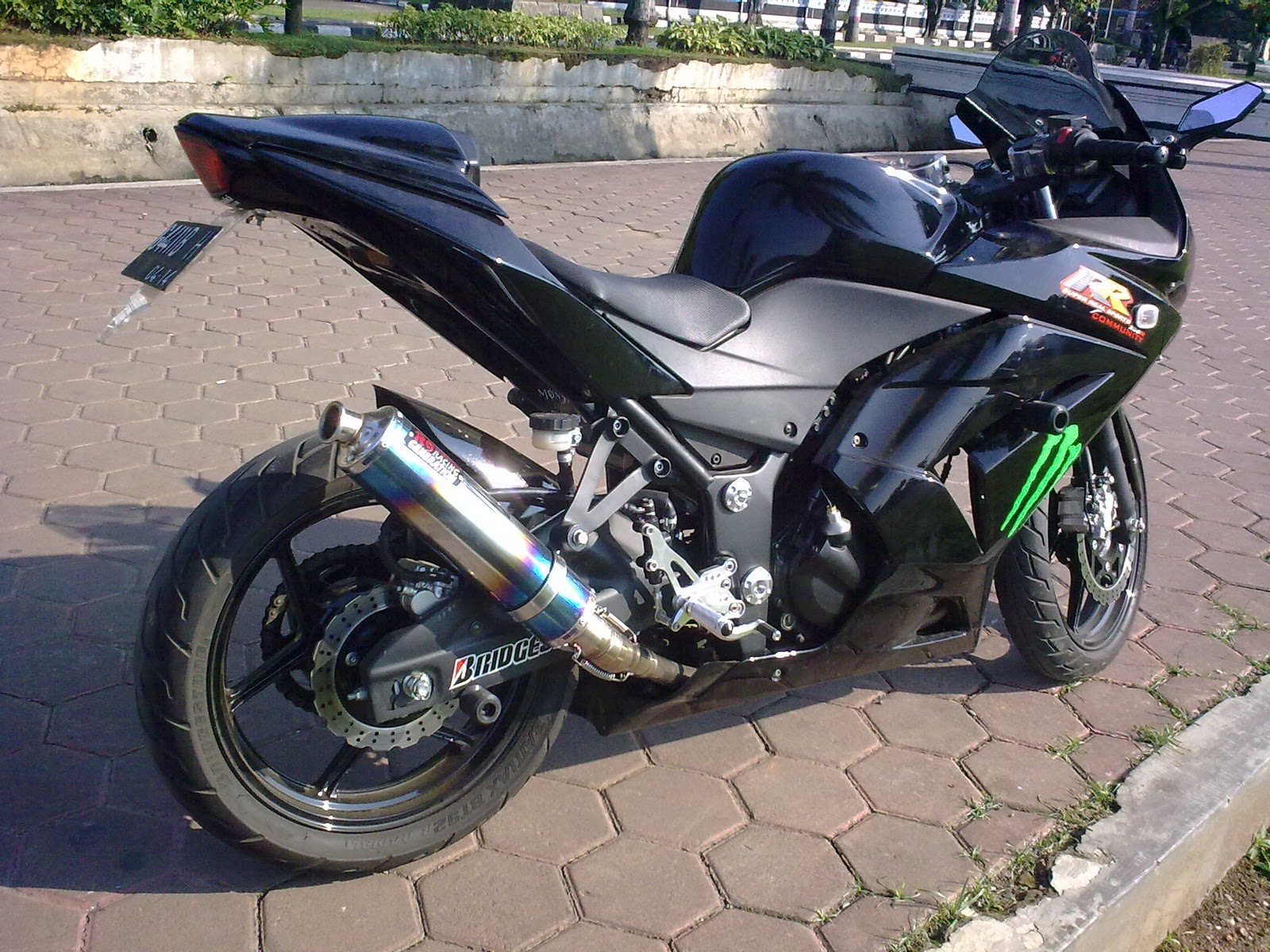 WELCOME TO MY BLOG (ASHOEK): ninja 250r modifikasi